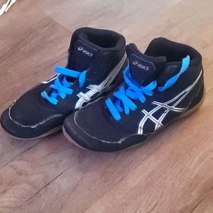 Asics youth wrestling shoes